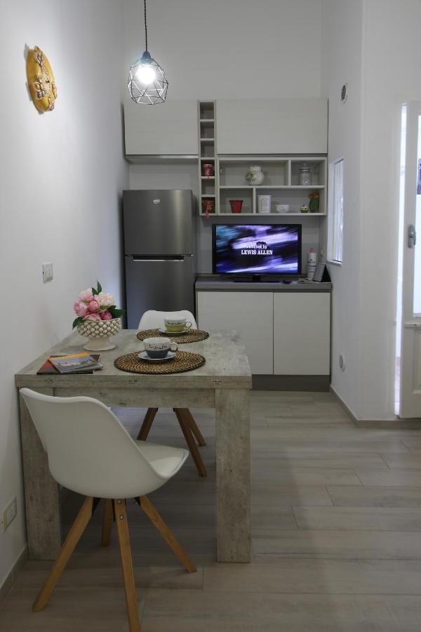Dimora Camicia 84 Appartement Monopoli Buitenkant foto